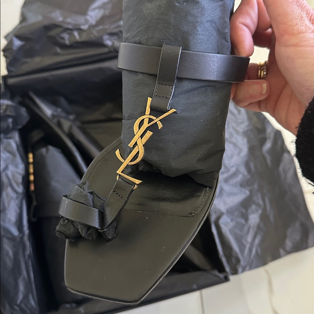 Saint Laurent women’s sandles like new - Picture 4 of 5